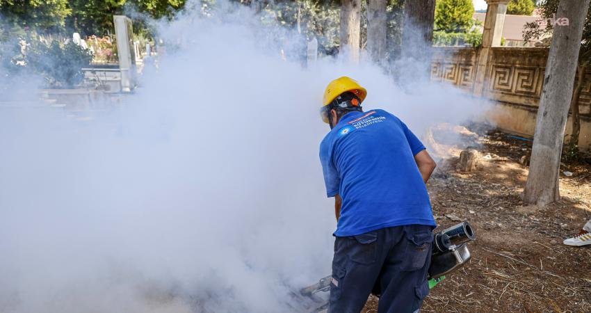Antalya Büyükşehir Belediyesi, kent genelinde vatandaşların yoğun olarak kullandığı alanlarda