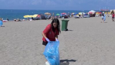 Muratpaşa Belediyesi öncülüğünde Lara Plajı’nda öğrencilerin katılımıyla ikinci kez bilimsel