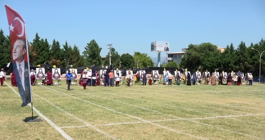 Osmangazi Belediyesi’nin düzenlediği "Bursa’nın Fethinin 700. Yılı Türk Sporları Festivali"