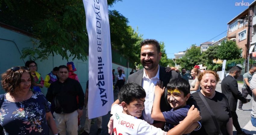 Ataşehir Belediyesi, "Sokaklar Dönüşüyor" programı kapsamında Esatpaşa Mahallesi’nde gerçekleştirdiği tanıtım