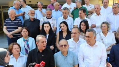 Aydın Büyükşehir Belediye Meclisi toplantısı öncesinde açıklama yapan CHP grubu,