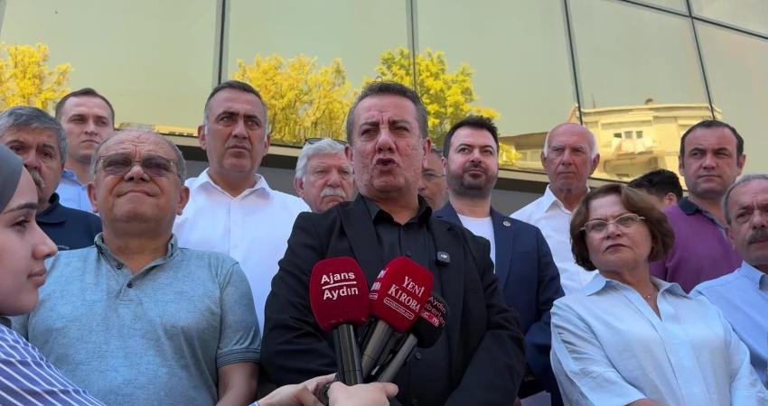 Aydın Büyükşehir Belediye Meclisi’nde toplantı öncesi zabıta ekipleri ile Efeler