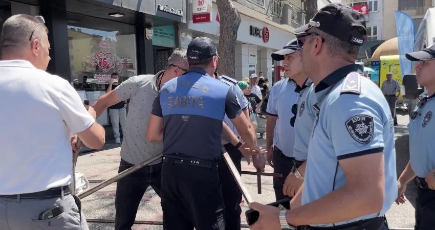 Efeler Belediyesi'nin muharrem ayı dolayısıyla Zafer Meydanı'nda gerçekleştirmek istediği aşure
