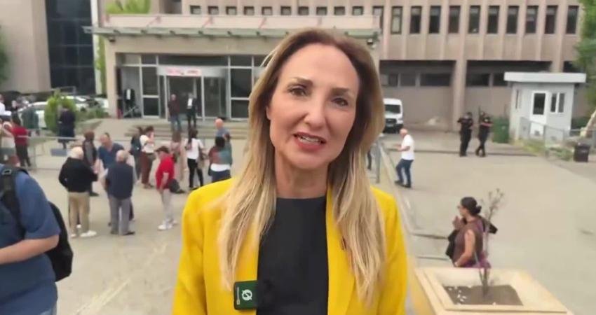CHP'li Aylin Nazlıaka, gazeteci İsmail Arı'nın yargılandığı davanın ilk duruşmasının
