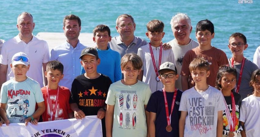 Ayvalık Belediye Başkanı Mesut Ergin, Ayvalık Yelken Spor Kulübü’nün ev