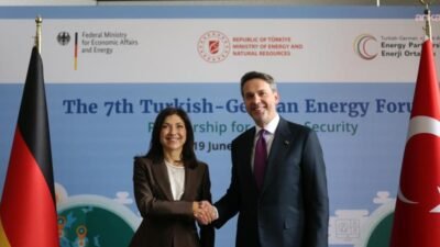 Enerji ve Tabii Kaynaklar Bakanı Alparslan Bayraktar, Almanya Ekonomi ve
