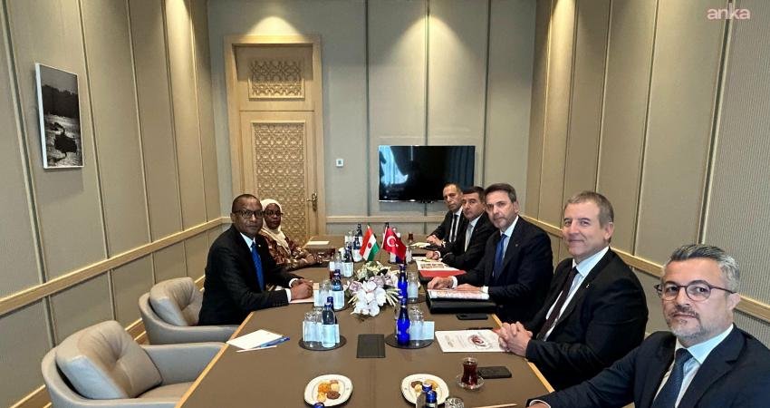 Enerji ve Tabii Kaynaklar Bakanı Alparslan Bayraktar, Cumhurbaşkanlığı Külliyesi’nde Nijer