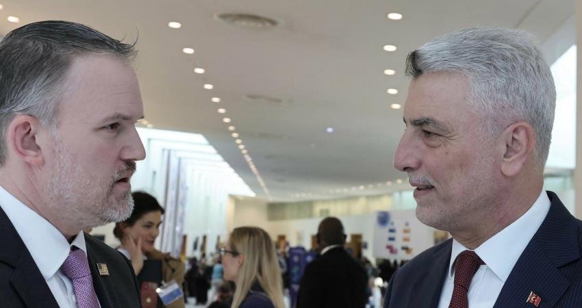 Ticaret Bakanı Ömer Bolat, OECD Bakanlar Konseyi toplantısı kapsamında Fransa'nın