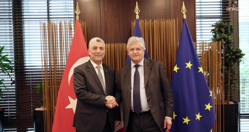 Ticaret Bakanı Ömer Bolat, OECD Bakanlar Konseyi Toplantısı kapsamında bulunduğu