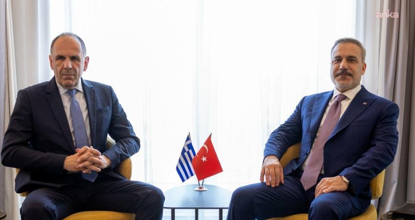 Bakan Fidan, Yunan mevkidaşı ile bir araya geldi Dışişleri Bakanı Hakan Fidan, Sofya'da Yunanistan Dışişleri Bakanı Yorgos Gerapetritis