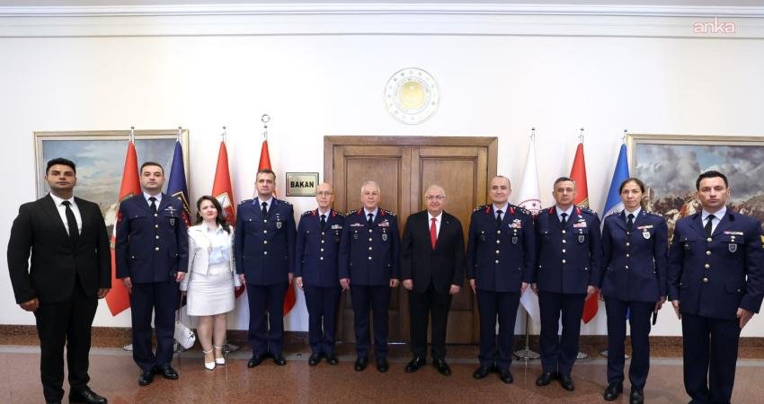 Milli Savunma Bakanı Yaşar Güler, Hava Kuvvetleri Komutanı Orgeneral Ziya