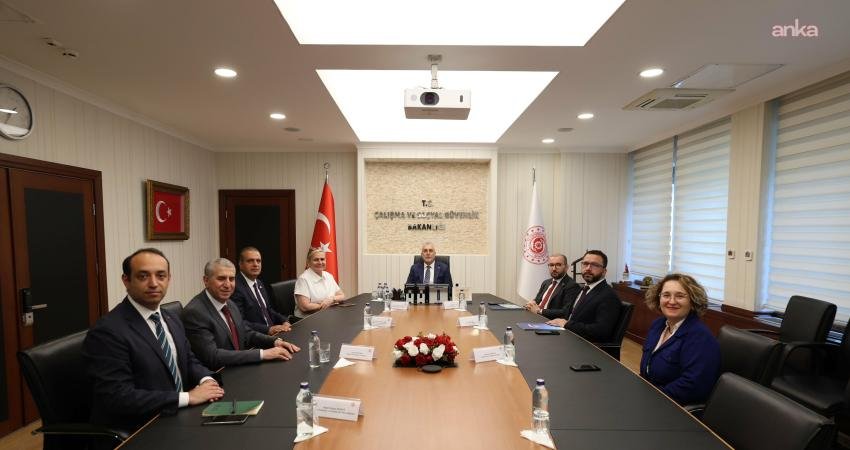 Çalışma ve Sosyal Güvenlik Bakanı Vedat Işıkhan, TOBB Türkiye Sağlık