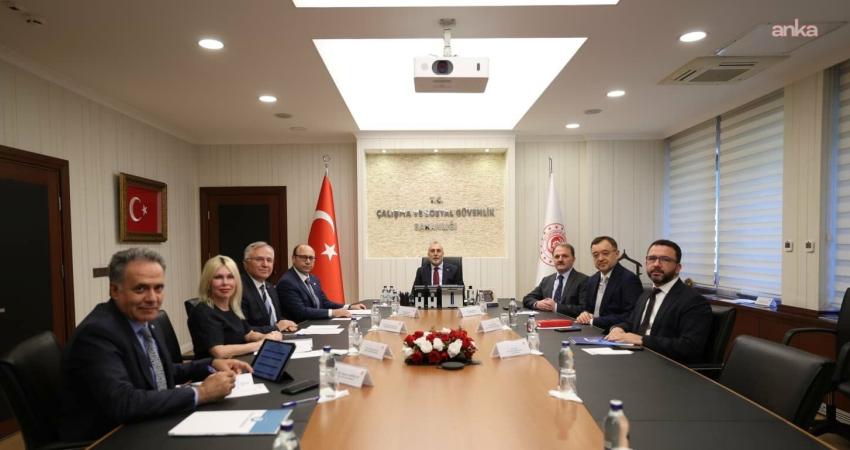 Çalışma ve Sosyal Güvenlik Bakanı Vedat Işıkhan, Üniversite Hastaneleri Birliği