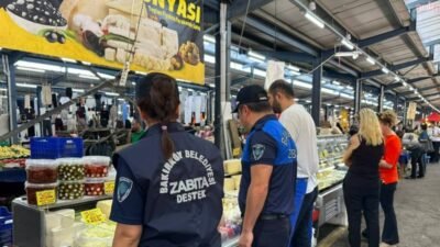 Bakırköy Belediyesi Zabıta İşleri Müdürlüğü ekipleri, ilçe genelindeki halk pazarlarında