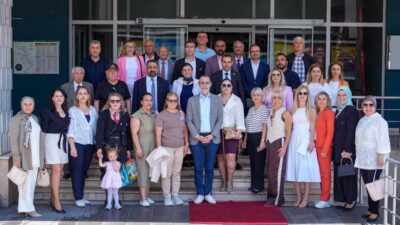Etimesgut Belediye Başkanı Erdal Beşikcioğlu, mahalle muhtarlarıyla kahvaltı programında bir