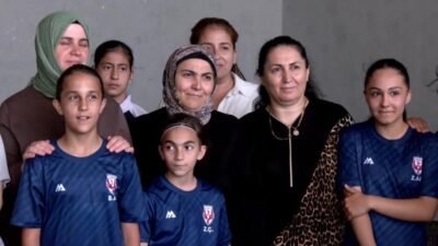 Ankara Büyükşehir Belediyesi, anneleri bu kez tribünden sahaya taşıdı. FOMGET’in