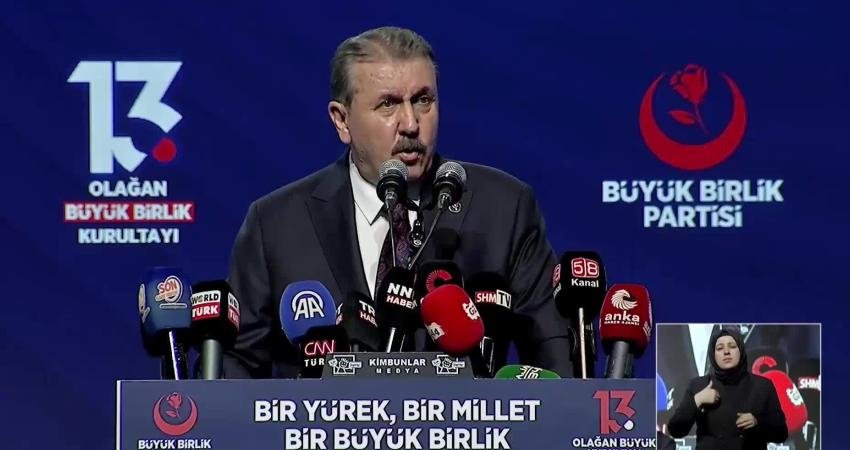 BBP 13. Olağan Büyük Kurultayı… Genel Başkan Destici: “Kadın katilleri için idam şarttır. Çocuk katilleri ve teröristler için idam geri gelmelidir” BBP Genel Başkanı Mustafa Destici, "Bizim adalet anlayışımızda ceza nettir. İdam