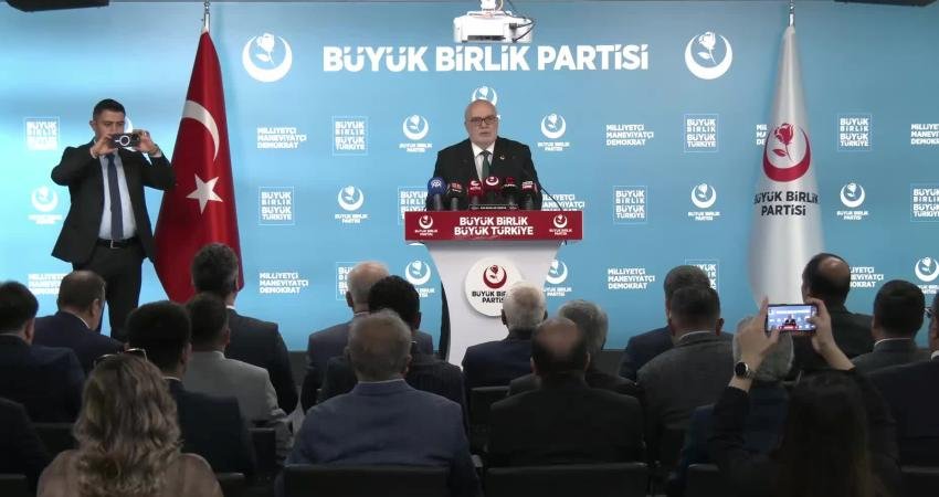  Büyük Birlik Partisi Genel Sekreteri Ahmet Yelis, partisinin 13. Olağan