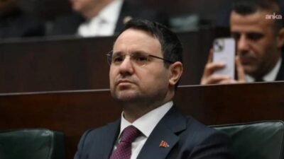 Beyaz et sektörüne operasyon: 32 kişi gözaltına alındı, 13 şirkete kayyım atandı Adalet Bakanı Akın Gürlek, beyaz et sektöründe haksız fiyat artışlarına