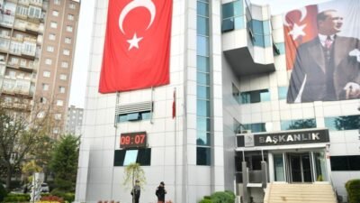 Devam eden soruşturma kapsamında salı sabahı aralarında belediye görevlilerinin de