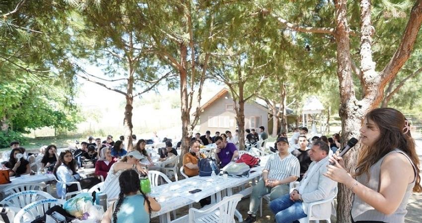 Beylikdüzü Belediyesi’nden üniversite adaylarına sınav öncesi moral kampı Beylikdüzü Belediyesi, Cumhuriyet Doğa ve İzcilik Kampı’nda "YKS Gençlik Kampı"