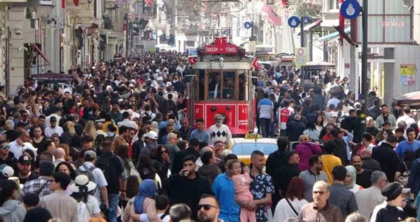 Beyoğlu Kaymakamlığı, sosyal medya üzerinden 21 Haziran'da toplanma çağrıları yapıldığını