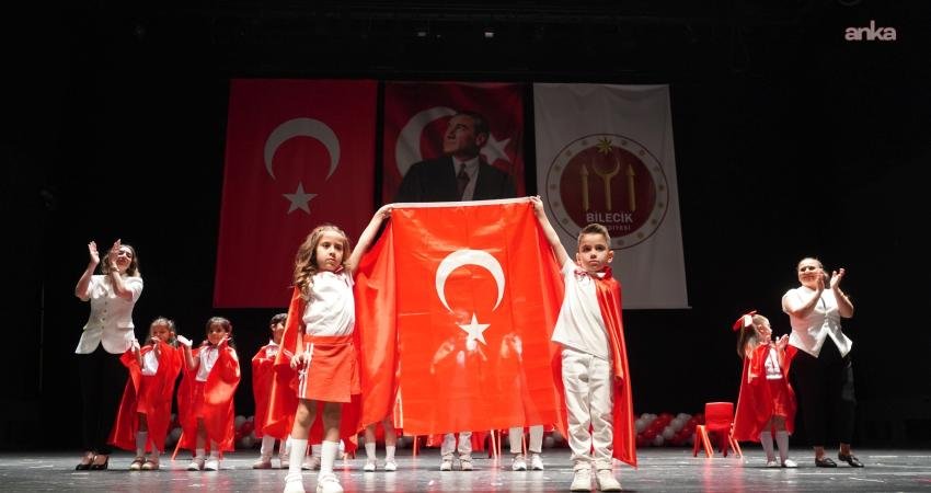 Bilecik Belediyesi Çocuk Sosyal Tesisi’nde eğitimlerini tamamlayan minikler, Şeyh Edebali