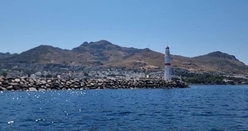 Bodrum Belediyesi tarafından denizlerin korunmasına dikkat çekmek amacıyla sürdürülen deniz