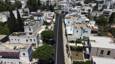 Bodrum Belediyesi tarafından kent genelinde sürdürülen yol bakım, onarım ve