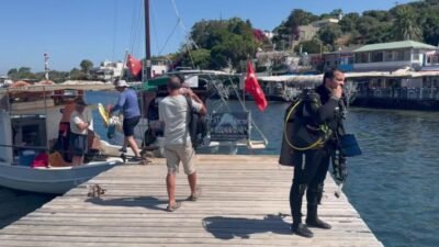 Bodrum Belediyesi tarafından denizlerin korunmasına dikkat çekmek amacıyla sürdürülen Deniz Dibi