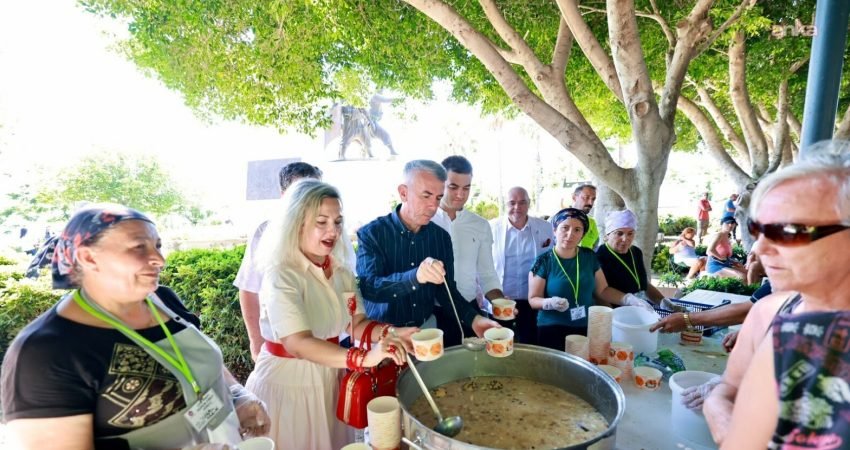 Bodrum’da Muharrem ayı kapsamında düzenlenen aşure etkinlikleri vatandaşları bir araya
