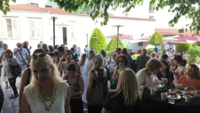 Bornova Belediyesi’nin Hobi ve Beceri Edindirme Kursları’nda eğitim alan kursiyerlerin