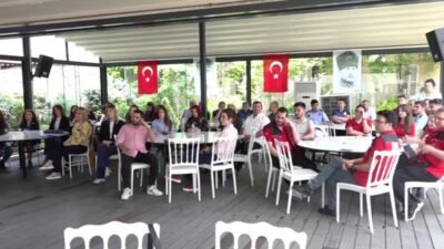 Bornova Belediyesi’nin düzenlediği seminerde, orman yangınlarının nedenleri, büyümesini hızlandıran etkenler