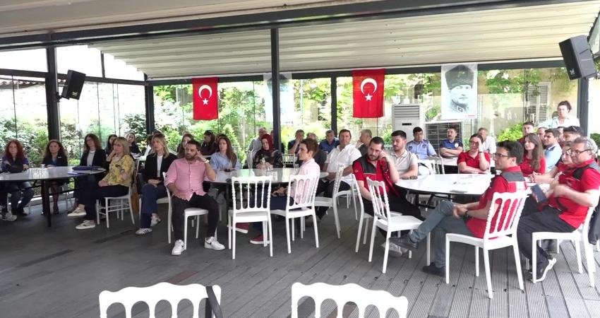 Bornova Belediyesi’nin düzenlediği seminerde, orman yangınlarının nedenleri, büyümesini hızlandıran etkenler