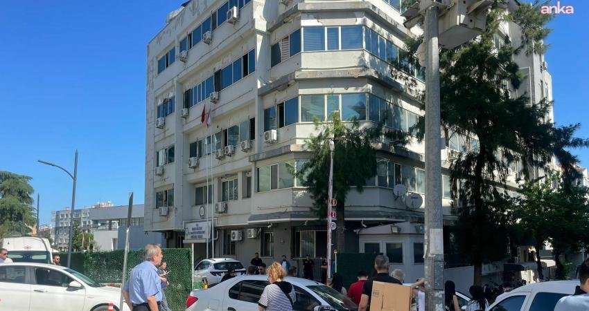 Buca Belediyesi’ne yönelik operasyonda gözaltına alınanların sayısı 54’e yükseldi İzmir Cumhuriyet Başsavcılığı tarafından yürütülen soruşturma kapsamında Buca Belediyesi’ne düzenlenen