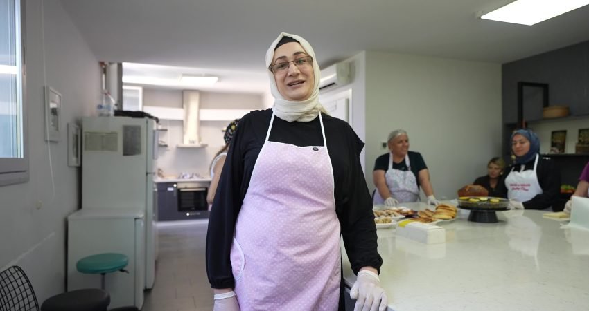 Buca Belediyesi’nin Halk Eğitimi Merkezi iş birliğiyle düzenlediği aşçılık ve
