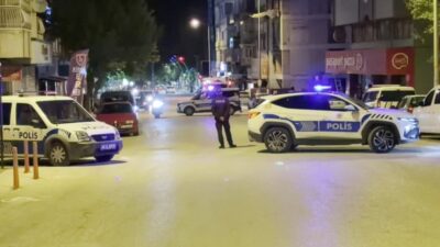 Burdur'da İl Emniyet Müdürlüğü binası yakınlarına bırakılan şüpheli valiz, fünye
