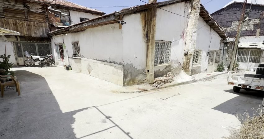 Burdur'da aralarında husumet olduğu belirtilen iki kişi arasında çıkan silahlı
