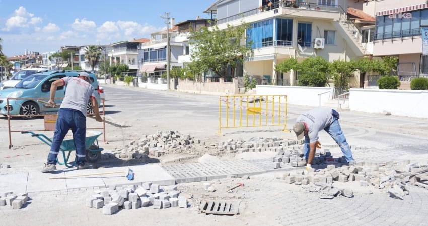 Burhaniye Belediyesi Fen İşleri Müdürlüğü ekipleri, ilçe genelinde bakım, onarım