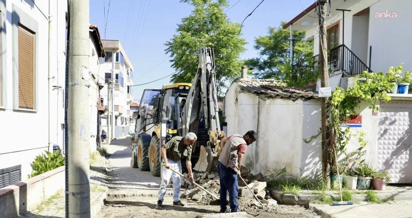 Burhaniye Belediyesi Fen İşleri Müdürlüğü ekipleri, ilçe genelinde yol yapım