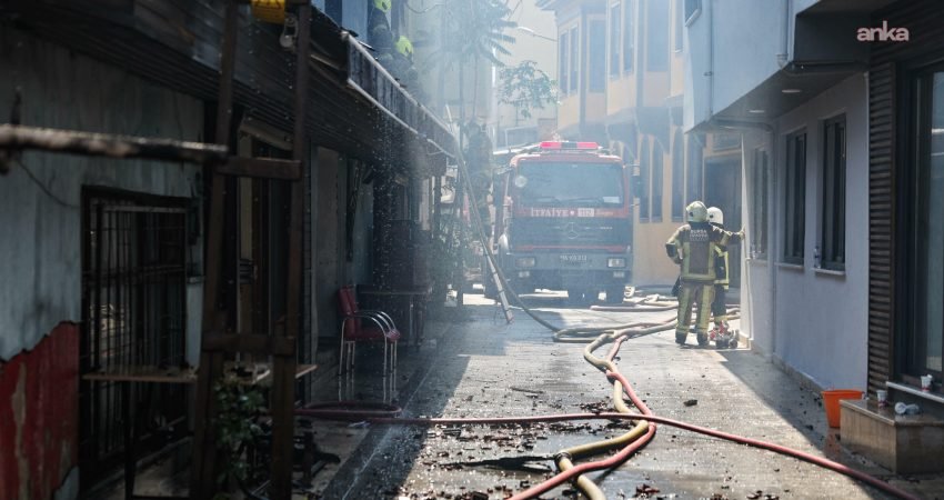 Bursa Büyükşehir Belediyesi İtfaiye Dairesi Başkanlığı ekipleri, Kayhan Mahallesi’ndeki bir