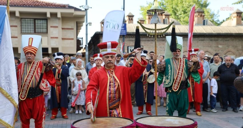 Sergilerden sempozyumlara, söyleşilerden gösterilere uzanan zengin etkinlik programıyla Bursa'nın fethinin