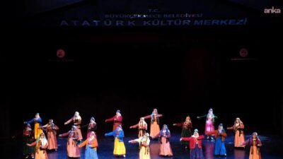 Büyükçekmece Belediyesi Halk Akademisi bünyesinde faaliyetlerini sürdüren Altınköprü Halk Dansları