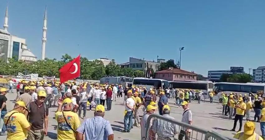 İstanbul Taksiciler Esnaf Odası'nca "haksız rekabet" suçlamasıyla Martı TAG hizmetine