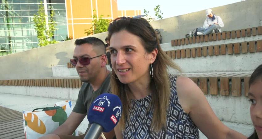 Ankara Büyükşehir Belediyesi’nin Koru Kent Meydanı’nda düzenlediği Çayyolu Yaz Sahnesi