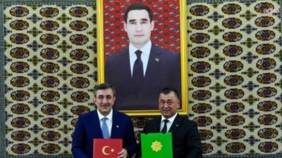 Cumhurbaşkanı Yardımcısı Cevdet Yılmaz, Türkmenistan’da düzenlenen Hükümetlerarası Türk-Türkmen Komisyonu (HEK)