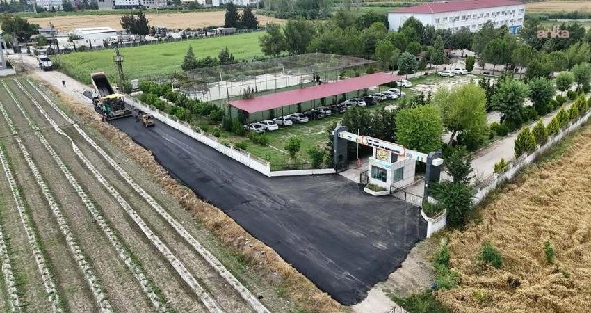 Ceyhan Belediyesi Fen İşleri Müdürlüğü ekipleri, ilçenin önemli eğitim kurumlarından
