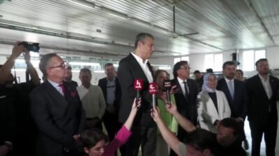 CHP Grup Başkanı Özgür Özel, Denizli'de Kaynak Havlu Tekstil Fabrikası'nda