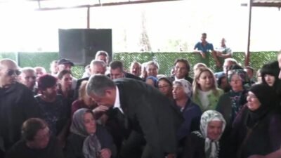 CHP Grup Başkanı Özgür Özel, Denizli'de kahvehane ziyaretinde, genel başkan