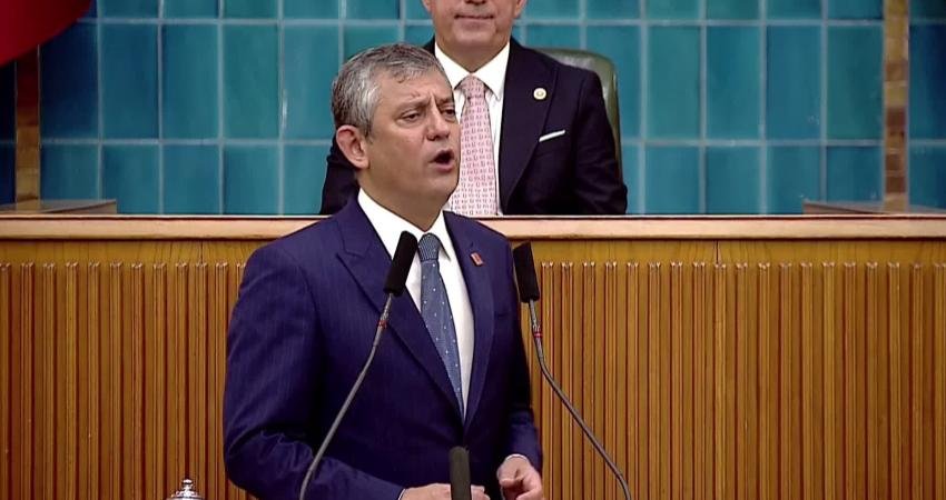 CHP Grup Başkanı Özgür Özel, partisinin grup toplantısında, CHP Genel